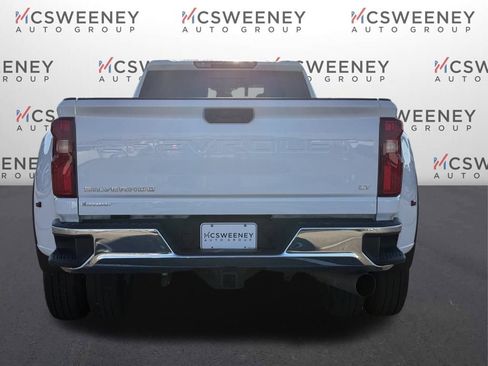 Used 2024 Chevrolet Silverado 3500 LT w/ Convenience Package image 4