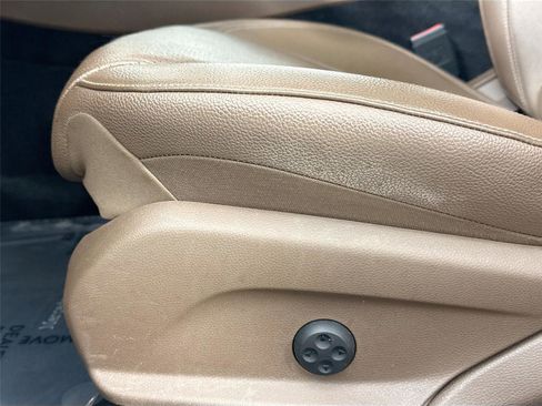 Used 2017 Mercedes-Benz E 300 4MATIC image 33