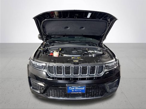 Used 2023 Jeep Grand Cherokee Laredo w/ Trailer Tow Prep Group (B) image 21