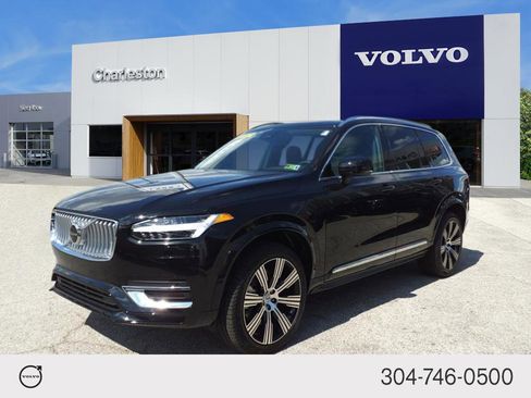 Certified 2025 Volvo XC90 T8 Core w/ Climate Package image 7