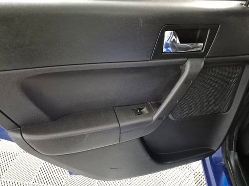 Used 2010 Ford Focus SES FWD image 25