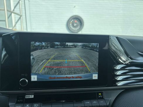 Used 2025 Toyota Camry SE image 17