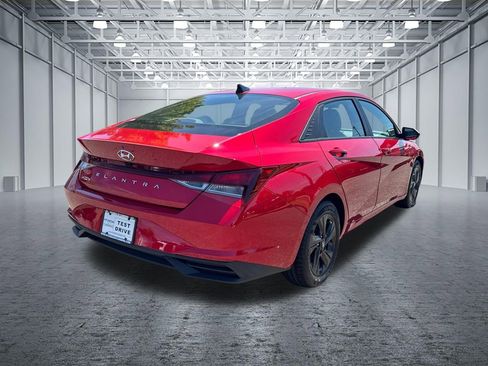 Used 2023 Hyundai Elantra SEL w/ Cargo Package FWD image 7