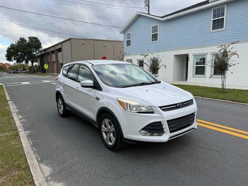 Used 2016 Ford Escape SE image 3