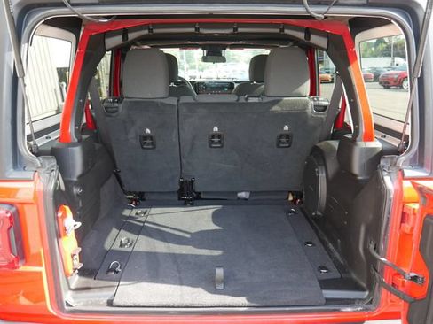 Used 2025 Jeep Wrangler Unlimited Sport AWD/4WD image 9