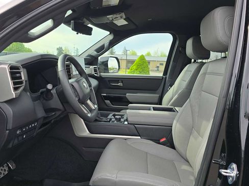 Certified 2025 Toyota Tundra Limited w/ TRD Off-Road Package AWD/4WD image 23