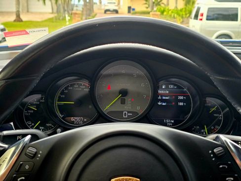 Used 2015 Porsche Panamera S image 14