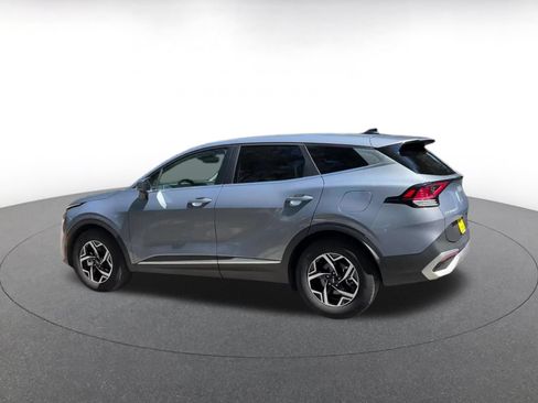 Used 2025 Kia Sportage LX FWD image 10