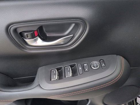 Used 2025 Honda HR-V Sport image 13