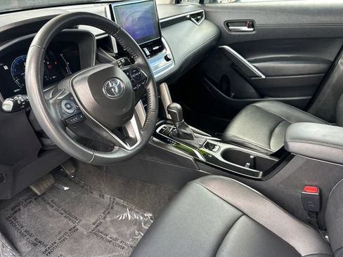 Certified 2025 Toyota Corolla Cross XLE FWD image 12