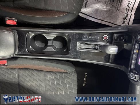 Used 2023 Nissan Kicks SR image 26