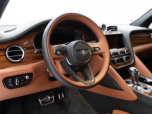 Certified 2022 Bentley Bentayga AWD/4WD image 14