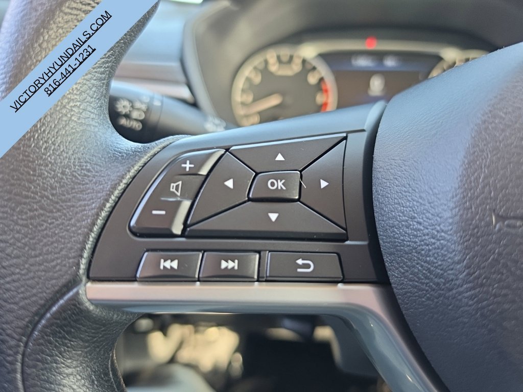 Used 2025 Nissan Altima 2.5 SV FWD image 22