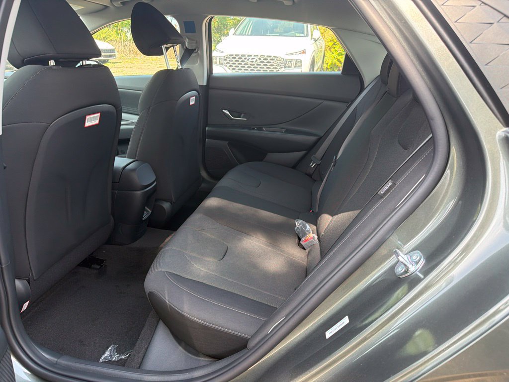 New 2026 Hyundai Elantra SE FWD image 15