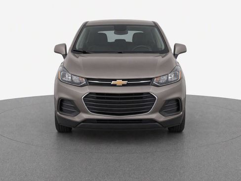 Used 2022 Chevrolet Trax LS w/ Tint and Cruise Package FWD image 7