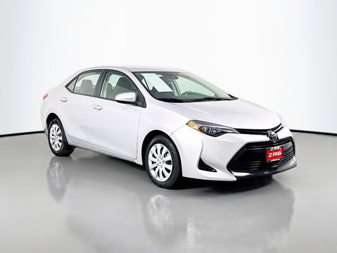 Used 2018 Toyota Corolla LE image 7