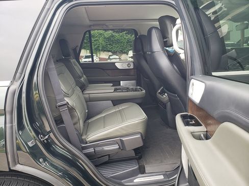 Used 2024 Lincoln Navigator Black Label AWD/4WD image 17