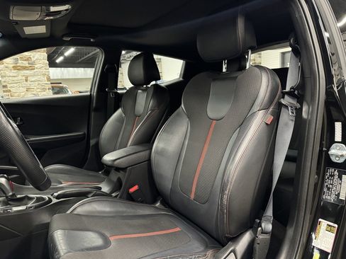 Used 2019 Hyundai Veloster Turbo image 22