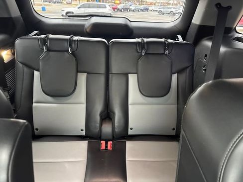 Used 2022 Ford Explorer XLT w/ Equipment Group 202A image 28