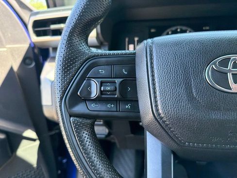 Used 2024 Toyota Tacoma SR5 AWD/4WD image 16