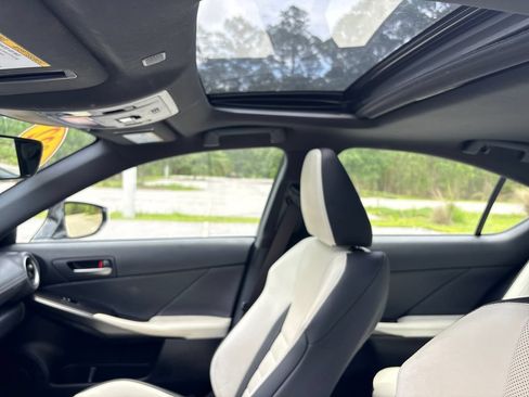 Used 2022 Lexus IS 350 F Sport RWD image 7