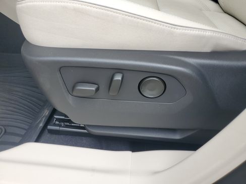 Used 2021 Buick Envision Essence FWD image 21