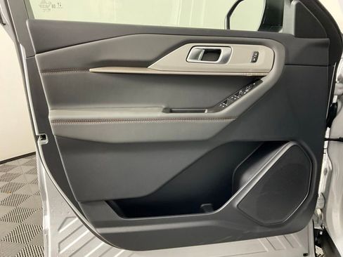 New 2026 Ford Explorer Active RWD image 12