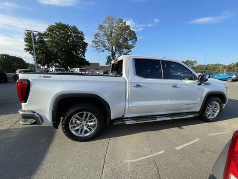 Used 2019 GMC Sierra 1500 SLT w/ SLT Premium Plus Package AWD/4WD image 8
