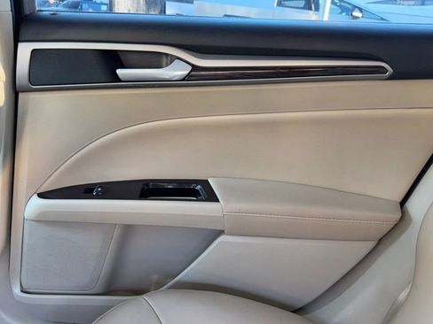 Used 2015 Ford Fusion SE w/ Equipment Group 502A image 19