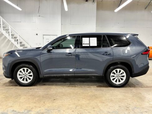 Used 2024 Toyota Grand Highlander AWD image 4