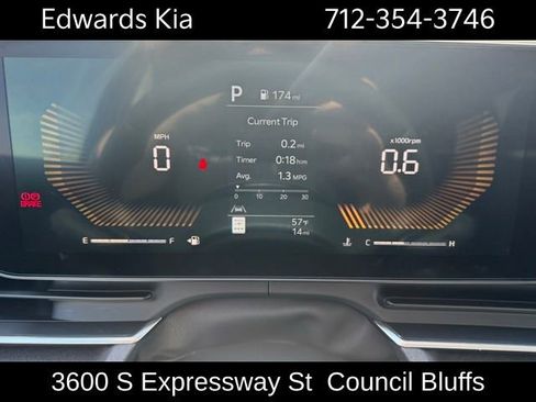 New 2026 Kia Carnival EX FWD image 21