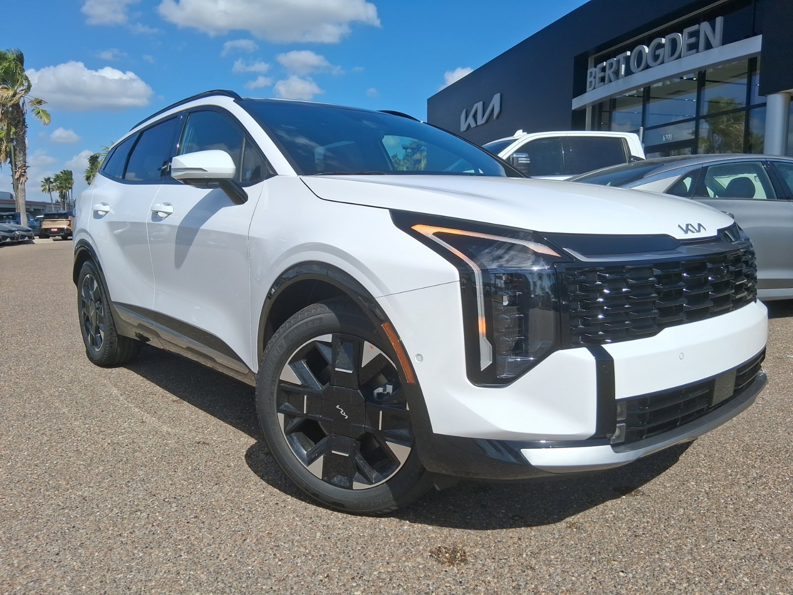 New 2026 Kia Sportage SX FWD image 1