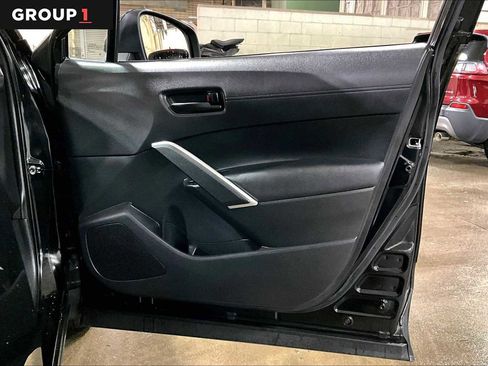 Used 2022 Toyota Corolla Cross LE w/ Moonroof Package image 22