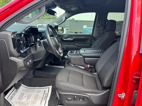 Used 2024 Chevrolet Silverado 1500 LT w/ Z71 Off-Road Package AWD/4WD image 11