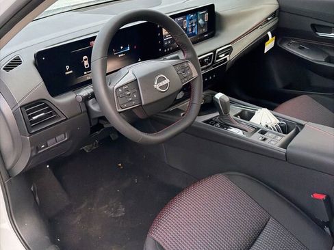 New 2026 Nissan Sentra SR w/ Floor Mat Package FWD image 17