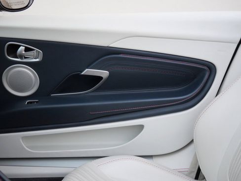 Used 2023 Aston Martin DB11 Volante image 20