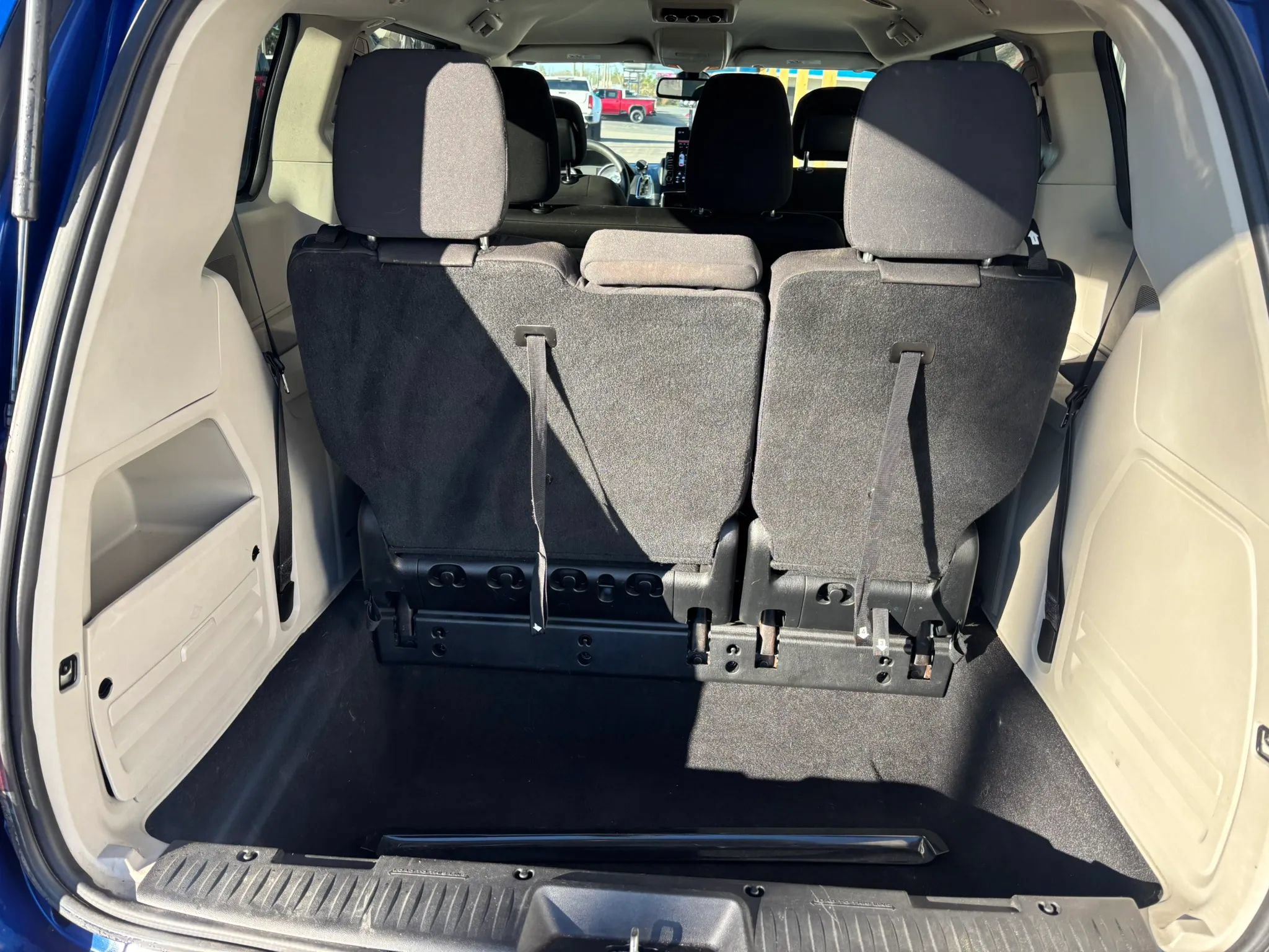 Used 2019 Dodge Grand Caravan SE FWD image 6