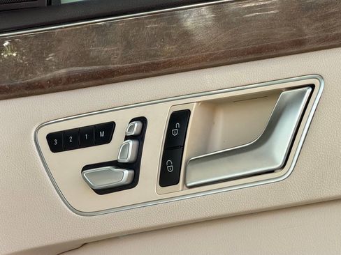 Used 2014 Mercedes-Benz E 350 4MATIC Sedan w/ Premium 1 Package image 29