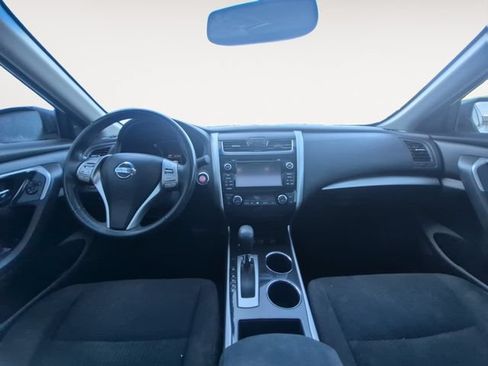 Used 2014 Nissan Altima 2.5 SV w/ Convenience Package FWD image 10