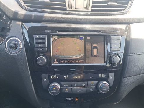 Used 2018 Nissan Rogue SV w/ Premium Package AWD/4WD image 25