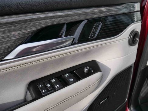 Used 2022 Jeep Wagoneer Series III w/ Flexible Seating Group image 30