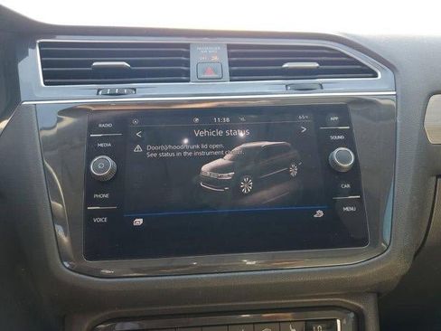 Used 2021 Volkswagen Tiguan SE image 22