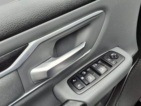 Used 2020 RAM 1500 Big Horn AWD/4WD image 19