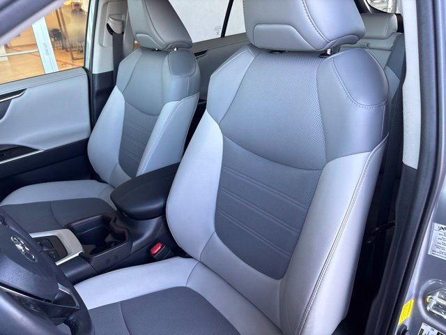 Used 2021 Toyota RAV4 Limited w/ Limited Grade Weather Package AWD/4WD image 28