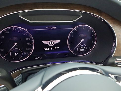 Used 2023 Bentley Continental GT Azure image 33