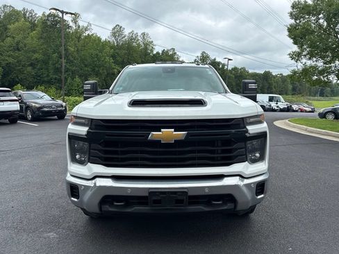 Used 2025 Chevrolet Silverado 2500 W/T w/ WT/CX Safety Package AWD/4WD image 2