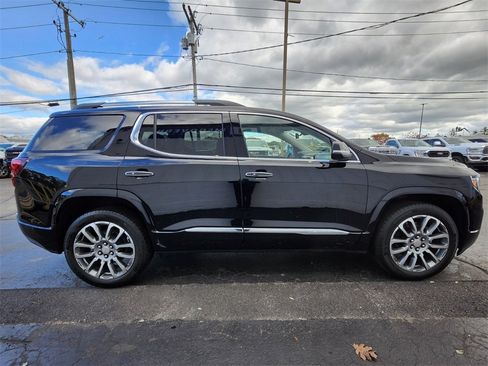 Used 2023 GMC Acadia Denali w/ Denali Ultimate Package image 6