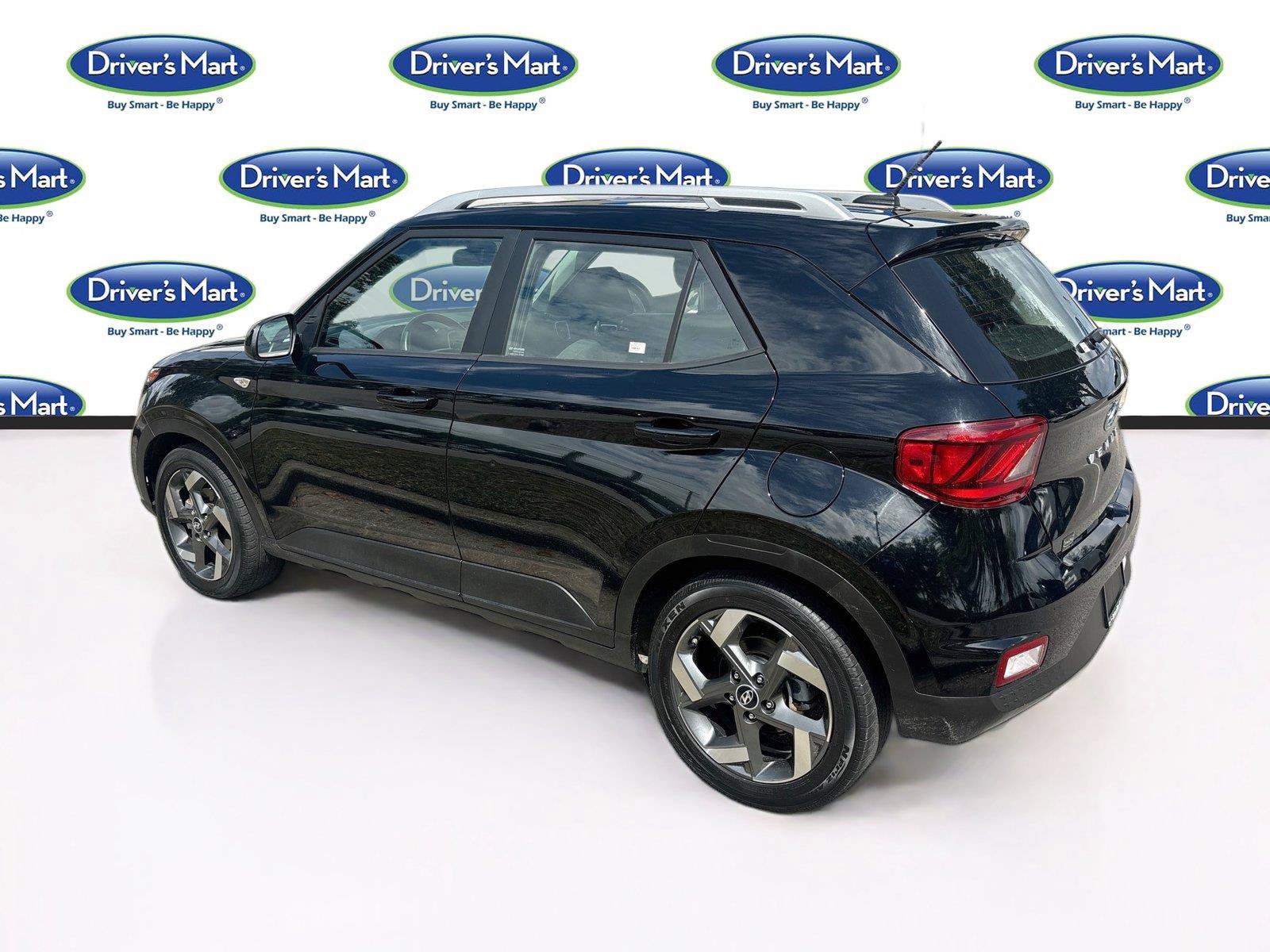 Used 2025 Hyundai Venue SEL FWD image 5