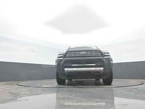 Used 2025 Toyota 4Runner Limited AWD/4WD image 34