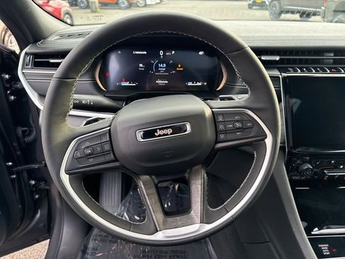 Used 2024 Jeep Grand Cherokee Limited w/ Luxury Tech Group II image 26